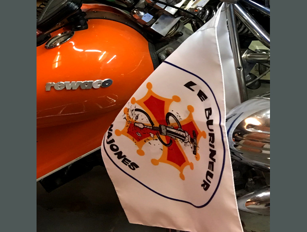 Créer ses propres drapeaux imprimés chez Customize.fr, c'est décidé ! Faire les drapeux imprimés chez Customize.fr