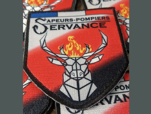 Ecussons brodés à 100% et sublimés par Customize.fr : vos avantages-clés Ecussons brodés à 100% et sublimés par Customize.fr : vos avantages-clés